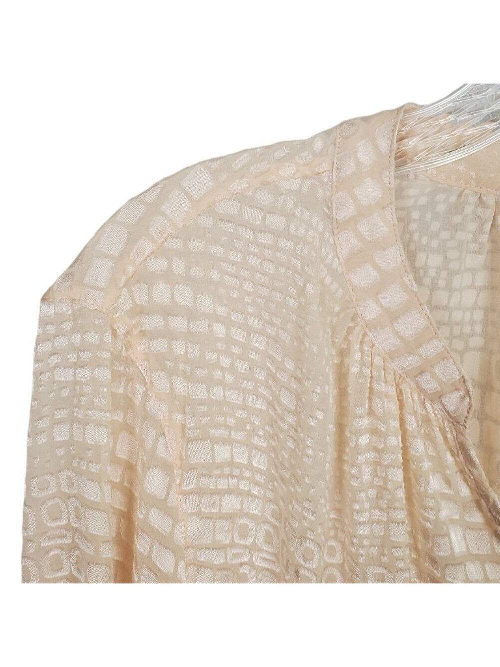 Chicos 3 Size XL Blouse Puff Sleeve Sheer Textured Geometric Flowy Light Blush - Picture 6 of 7